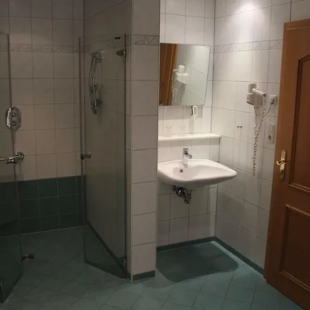 Zur Grünen Eiche Pensión 3*