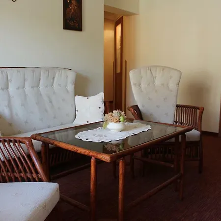 Pensión Zur Grünen Eiche 3*