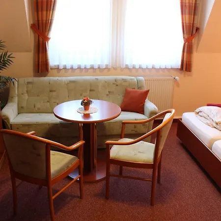 Zur Grünen Eiche 3*