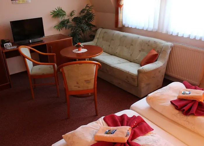 게스트하우스 Zur Gruenen Eiche 3*